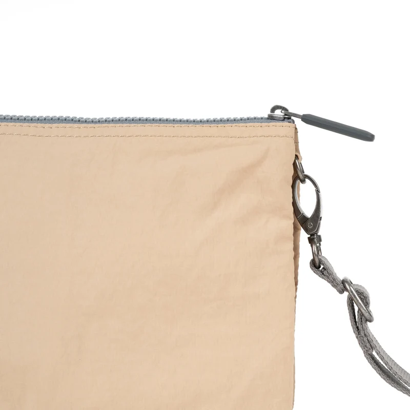ROKA Carnaby Crossbody XL Biscotti Taslon Tasche