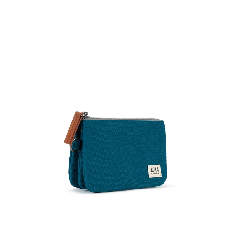 ROKA Carnaby Kleine Handtasche aus recyceltem Canvas, Saphirblau