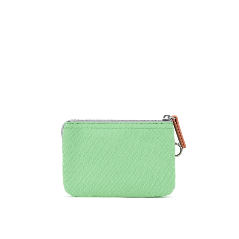 ROKA Carnaby Kleine Geldbörse aus recyceltem Canvas, Farbe Pfefferminz.
