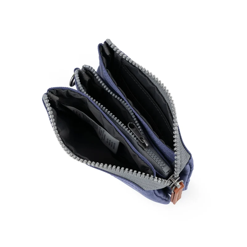 ROKA Carnaby Future Dusk Kleine Handtasche aus recyceltem Canvas