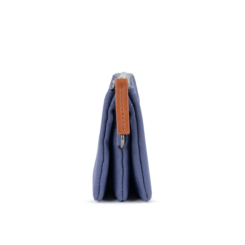 ROKA Carnaby Future Dusk Kleine Handtasche aus recyceltem Canvas