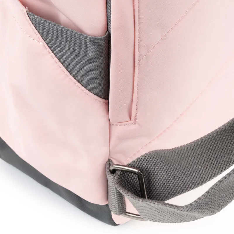 ROKA Canfield B English Rose Kleine Tasche aus recyceltem Nylon
