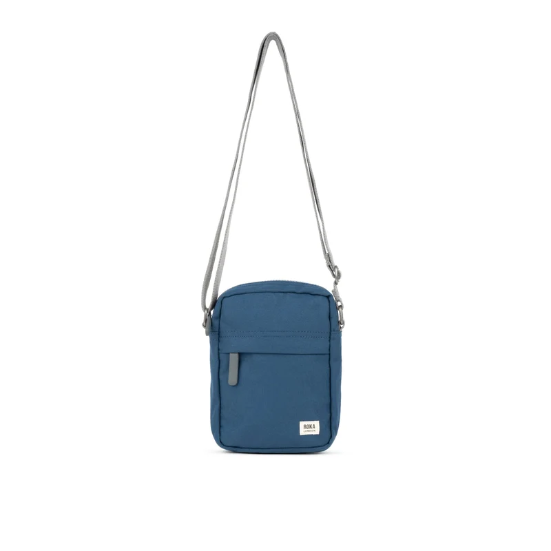 ROKA Bond Dunkelblaue Tasche aus recyceltem Canvas