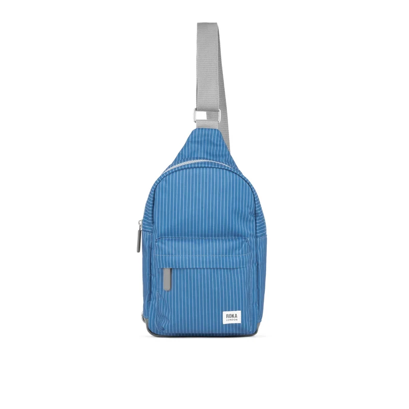 ROKA Willesden Große Tasche aus recyceltem Canvas mit mittlerer Waschung aus Denim von B