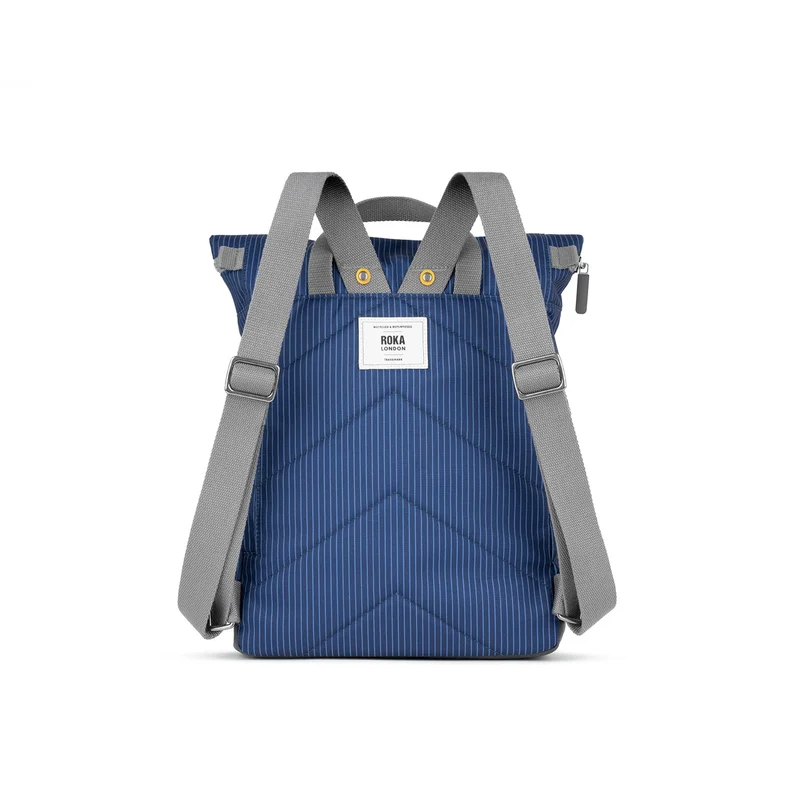 ROKA Canfield B Dunkelblaue Denim-Tasche aus recyceltem Canvas, mittelgroß