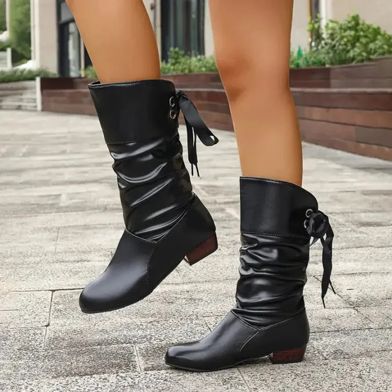 Bethany | Lässige Slouchy-Stiefeletten mit Schnürdetail und Blockabsatz