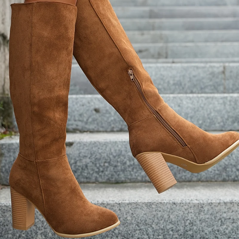 Aaliyah | Elegante kniehohe Stiefel mit spitzer Schuhspitze und Blockabsatz