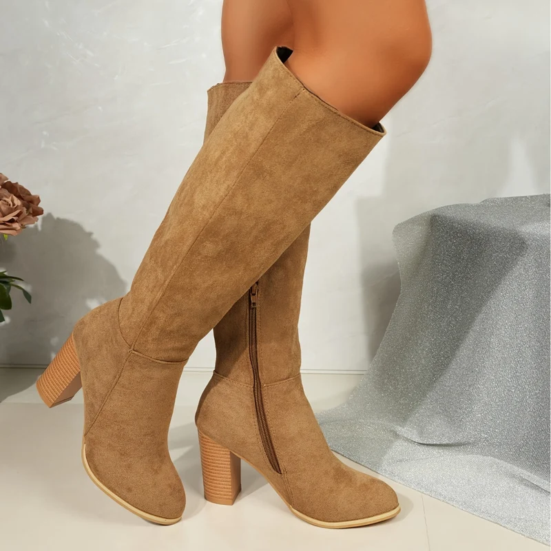 Aaliyah | Elegante kniehohe Stiefel mit spitzer Schuhspitze und Blockabsatz