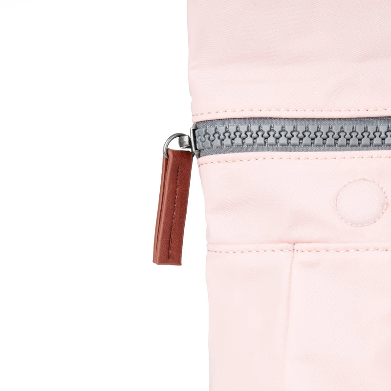 ROKA Canfield B English Rose Medium Tasche aus recyceltem Nylon
