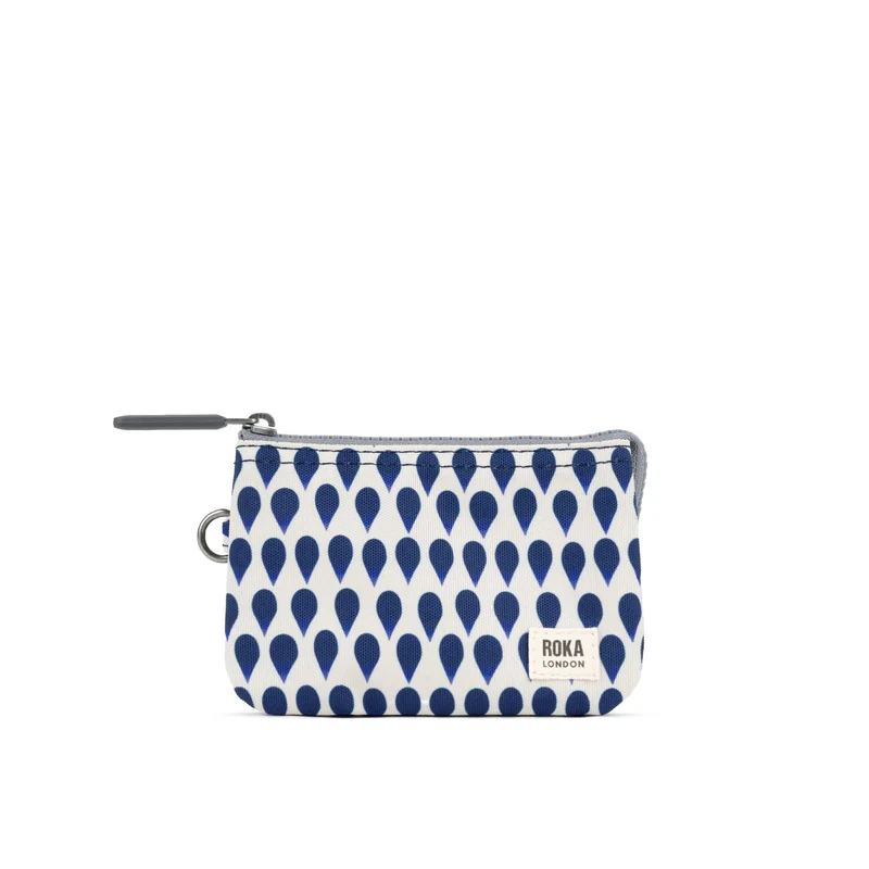 ROKA Carnaby Kleine Handtasche aus recyceltem Denim-Canvas