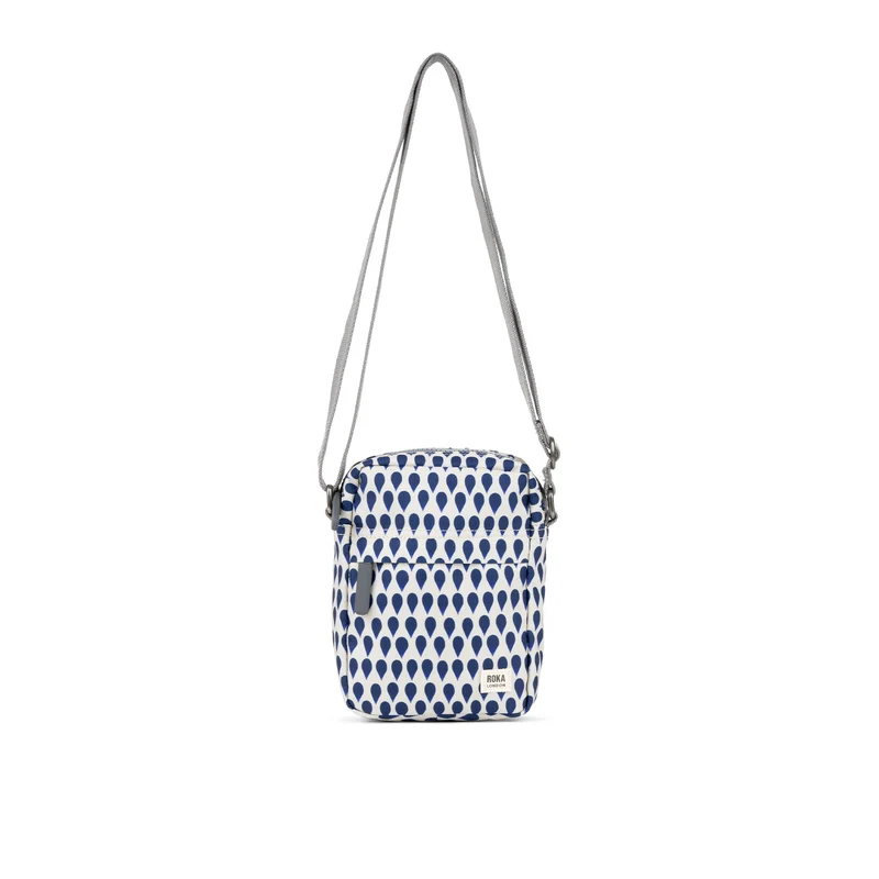 ROKA Bond Denim Rain Tasche aus recyceltem Canvas