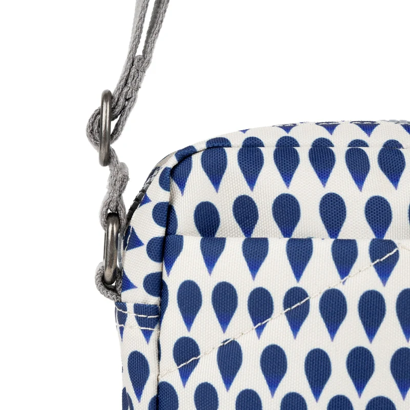 ROKA Bond Denim Rain Tasche aus recyceltem Canvas