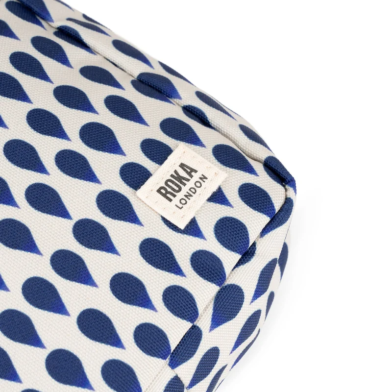 ROKA Bond Denim Rain Tasche aus recyceltem Canvas