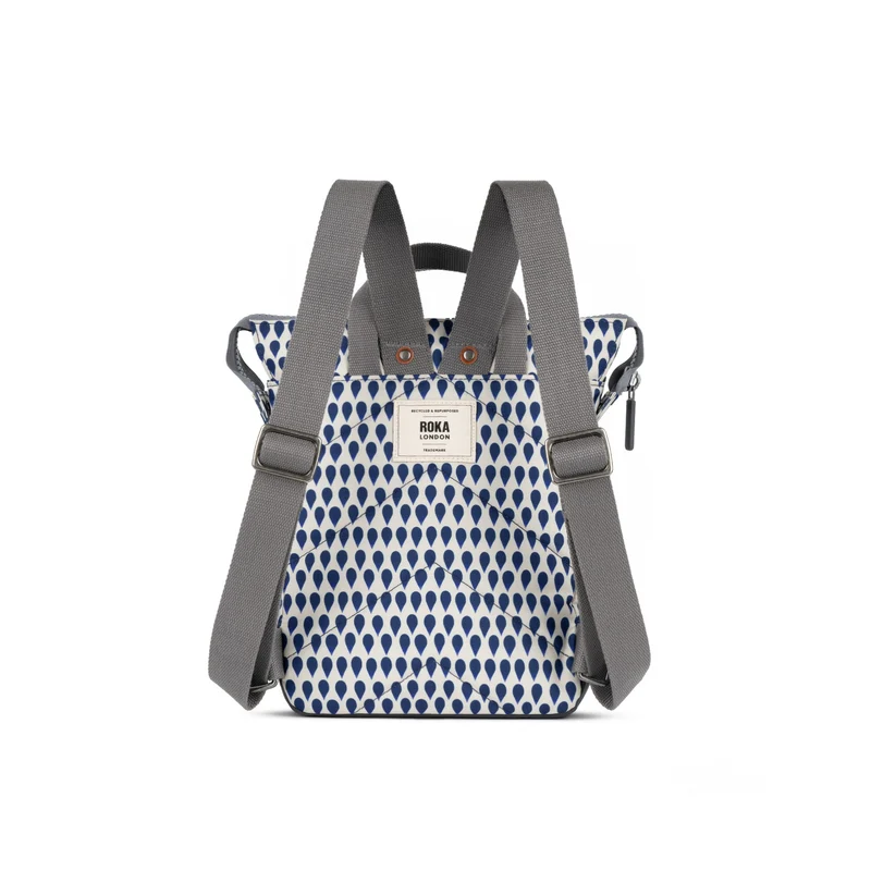 ROKA Bantry B Denim Rain Kleine Tasche aus recyceltem Canvas