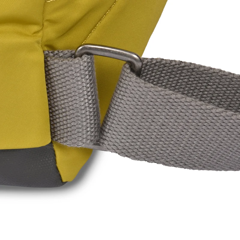 ROKA Canfield B Amber Medium Tasche aus recyceltem Nylon