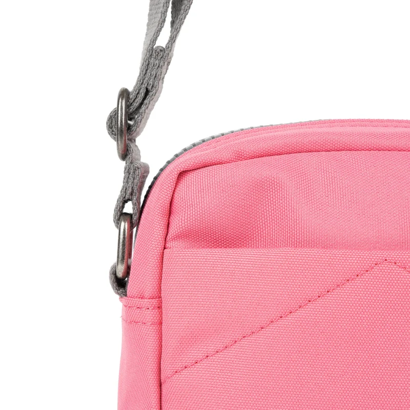 ROKA Bond Tulpen-Tasche aus recyceltem Canvas