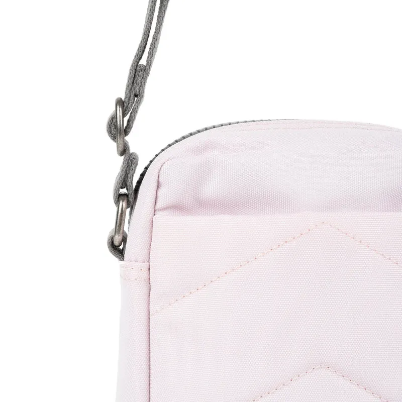 ROKA Bond Transzendente rosafarbene Tasche aus recyceltem Canvas