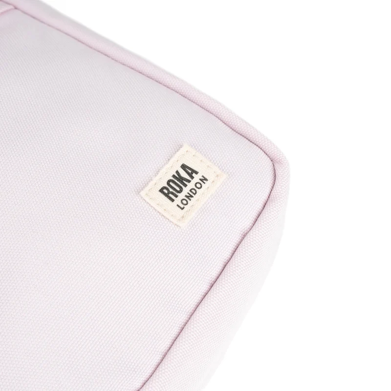 ROKA Bond Transzendente rosafarbene Tasche aus recyceltem Canvas