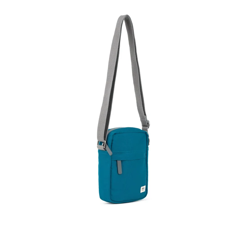 ROKA Bond Saphirfarbene Tasche aus recyceltem Canvas