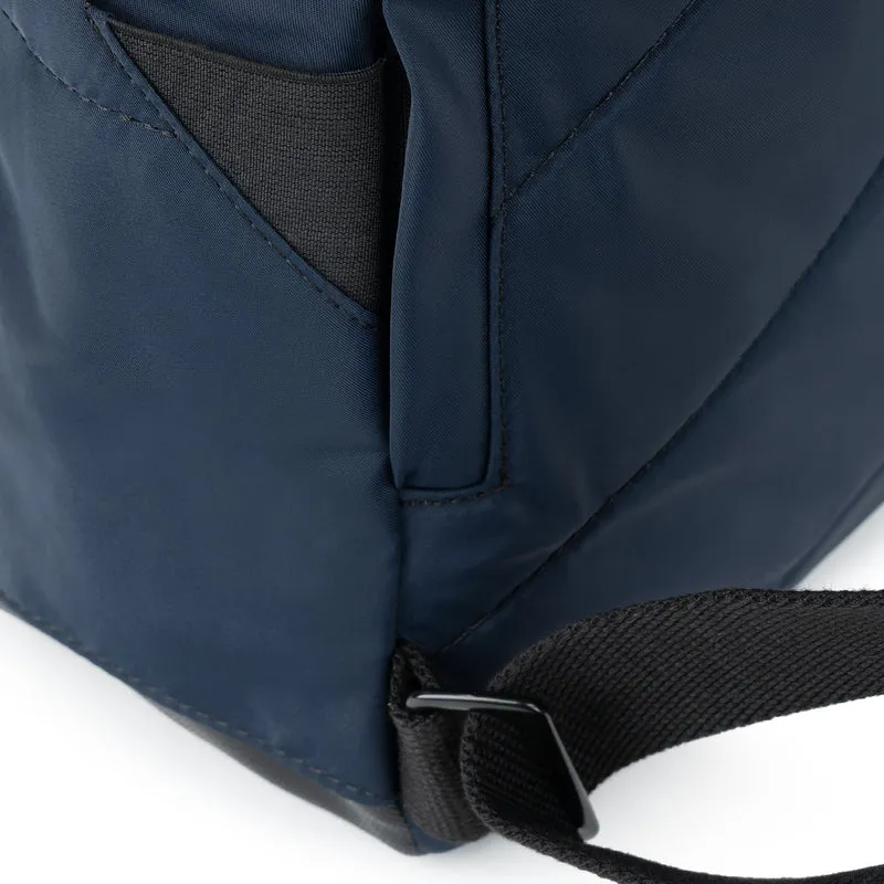 ROKA Black Label Camden J Tasche aus recyceltem Nylon - Mitternacht
