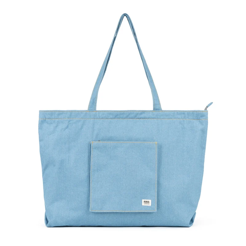 ROKA Große Tasche aus recycelter Baumwolle „Portobello N“ – Hell gewaschener Denim