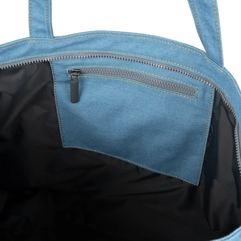 ROKA Große Tasche aus recycelter Baumwolle „Portobello N“ – Hell gewaschener Denim