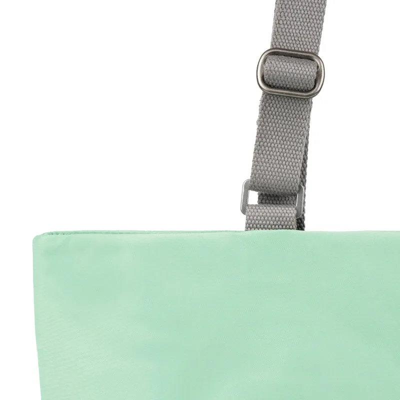 ROKA Trafalgar B Matcha Tasche aus recyceltem Nylon
