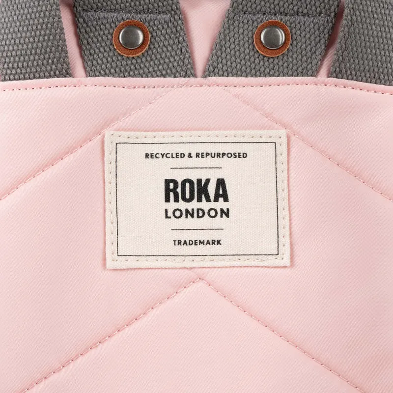 ROKA Bantry B English Rose Kleine Tasche aus recyceltem Nylon
