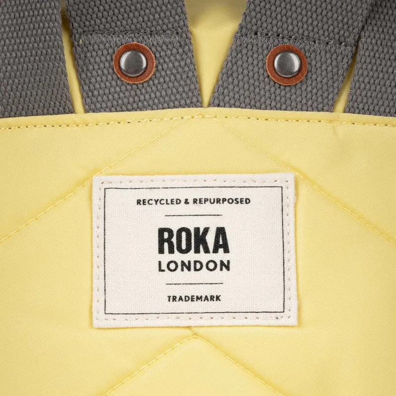ROKA Bantry B Citron Kleine Tasche aus recyceltem Nylon