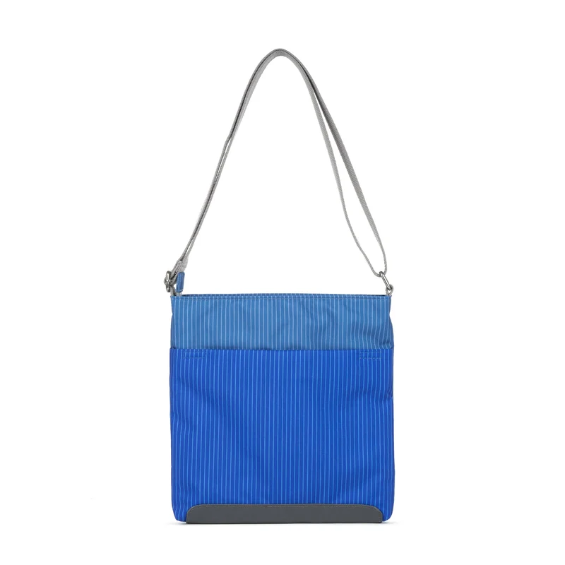 ROKA Kreativer Abfall Kennington B Denim Wash Medium Tasche aus recyceltem Canvas