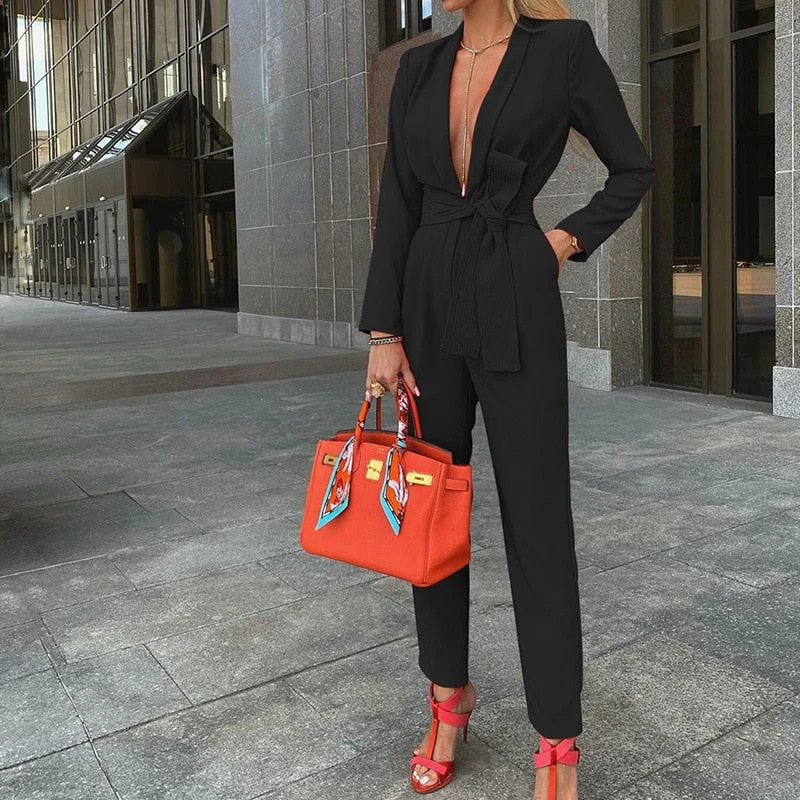 Luisa | Elegante und bequeme Kostüme mit Gürtel
