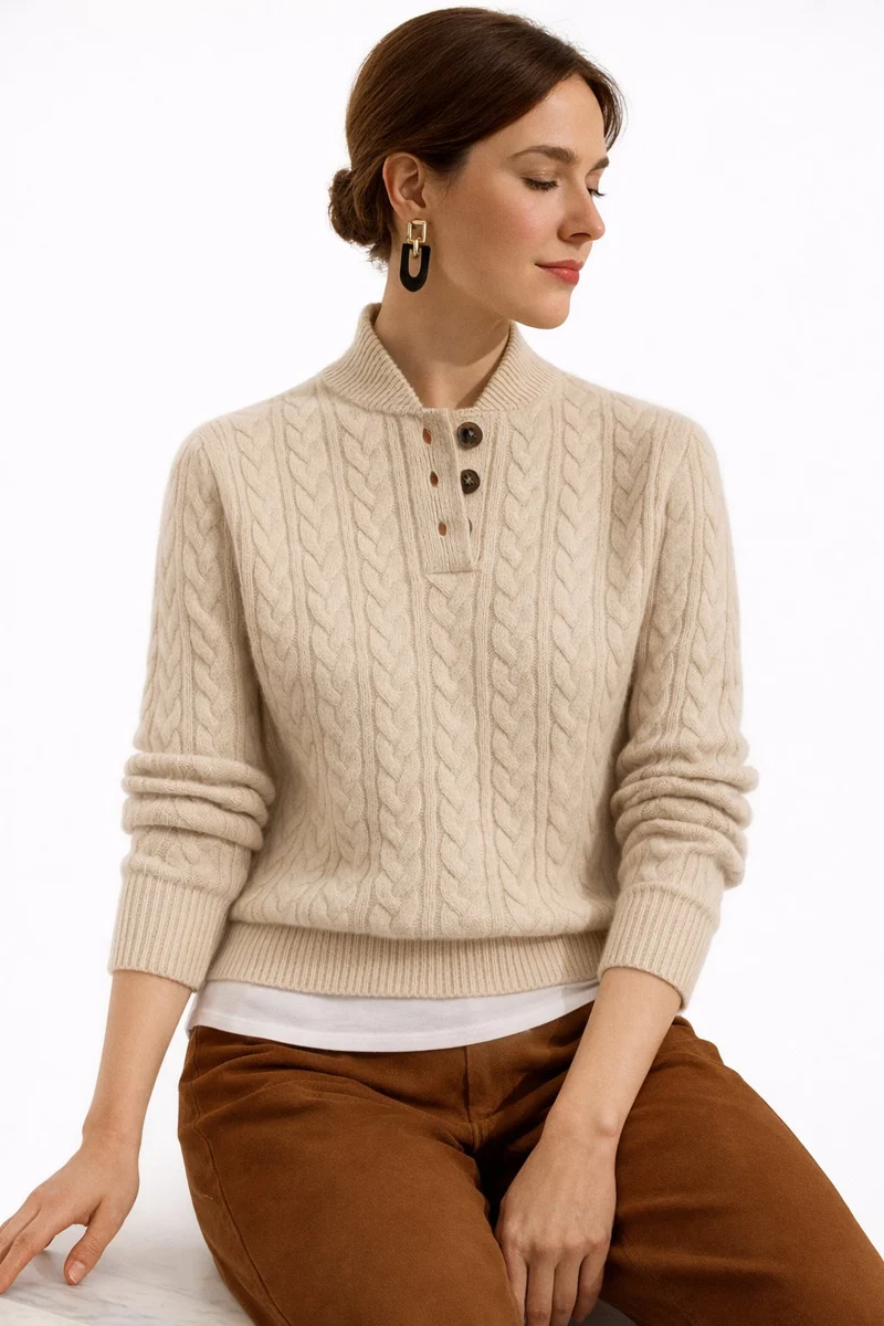 Marlene | Klassischer Zopfstrickpullover Mit Knopfkragen Für Damen