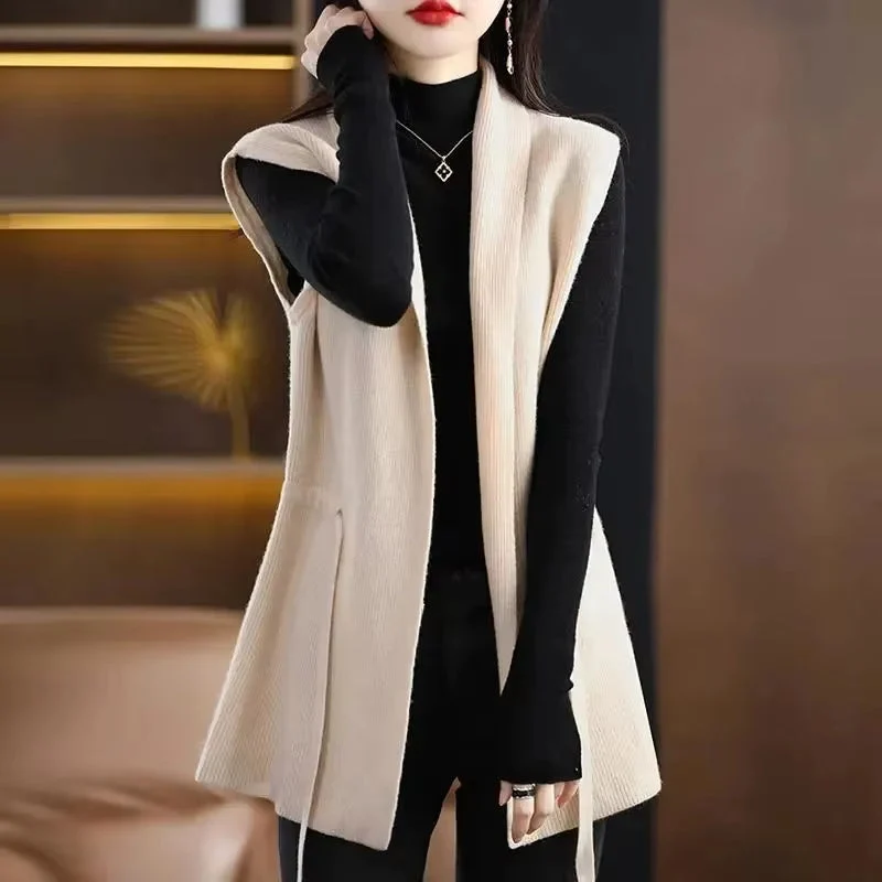 Charlotte | Elegante und Moderne Damen Merinowollweste
