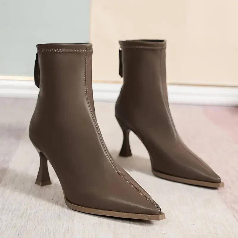 Clara | Elegante Kitten-Heel-Stiefel Für Damen