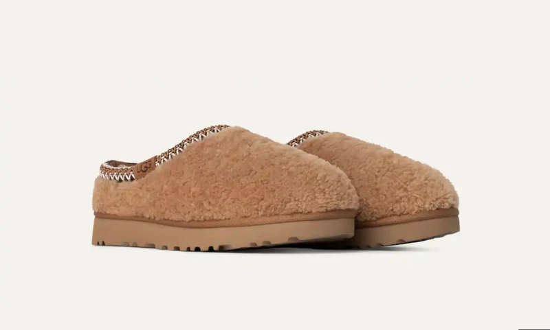 UGG Tasman Maxi Curly Slipper für Damen - Kastanie