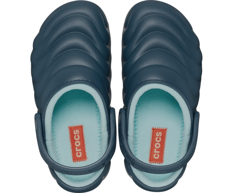 Crocs Klassischer gefütterter Overpuff-Clog für Unisex – Nachtfall