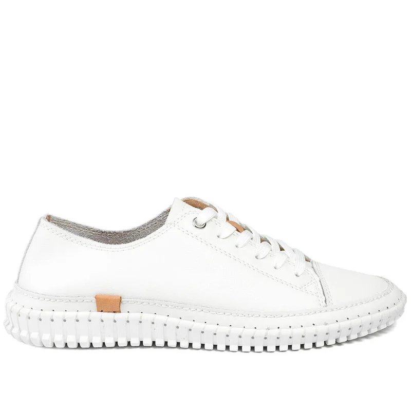 Leather Flexible Lightweight Lace Up Trainers - BRK43031 / 328 944 - White