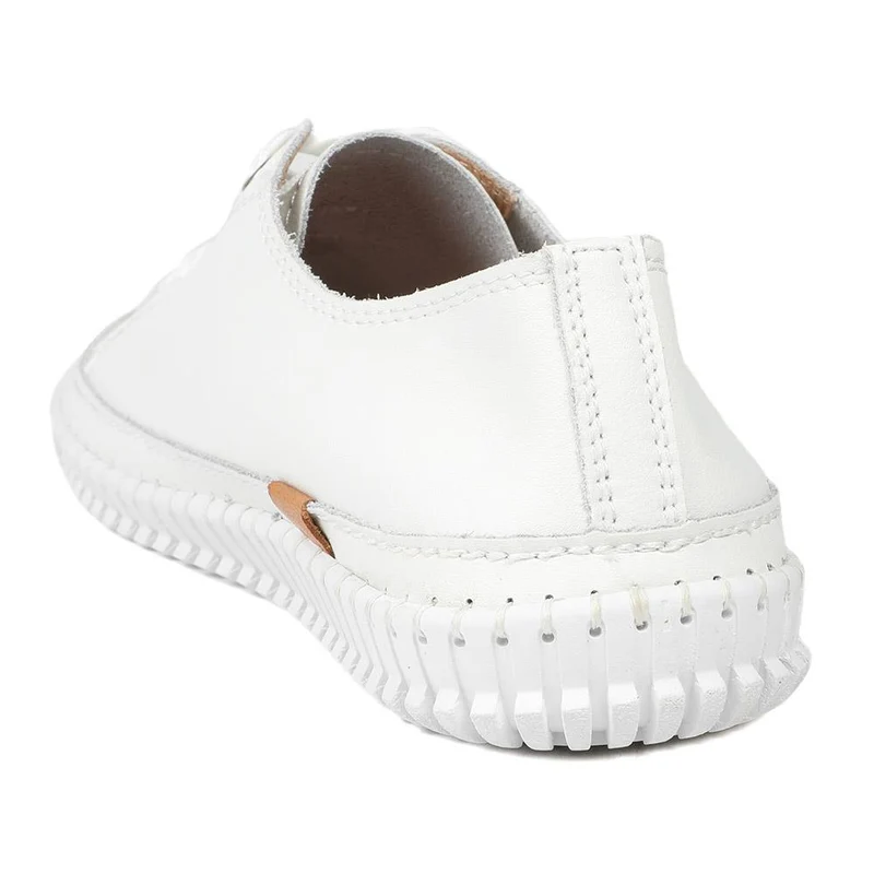 Leather Flexible Lightweight Lace Up Trainers - BRK43031 / 328 944 - White