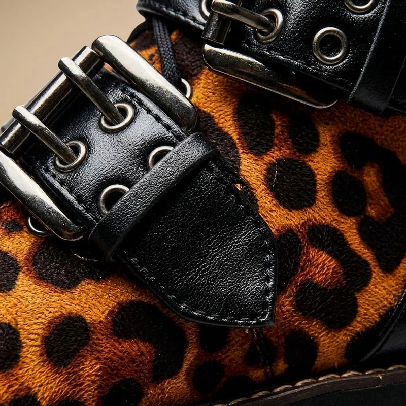 Isabella | Exklusive und Moderne Damen-Stiefeletten mit Markanten Schnallendetails