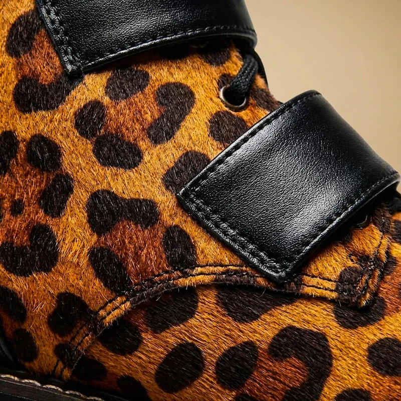 Isabella | Exklusive und Moderne Damen-Stiefeletten mit Markanten Schnallendetails