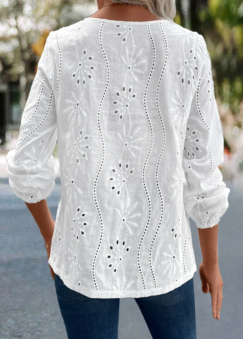Elishara | Bestickte Bluse mit Spitzen-V-Ausschnitt