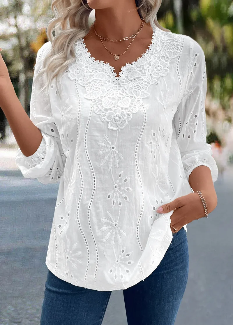 Elishara | Bestickte Bluse mit Spitzen-V-Ausschnitt