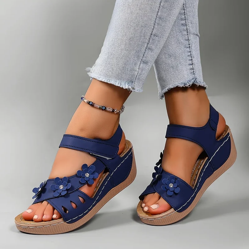 Ambella | Bequeme Blumensandalen mit Keilabsatz