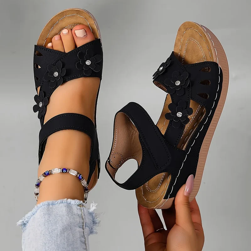 Ambella | Bequeme Blumensandalen mit Keilabsatz