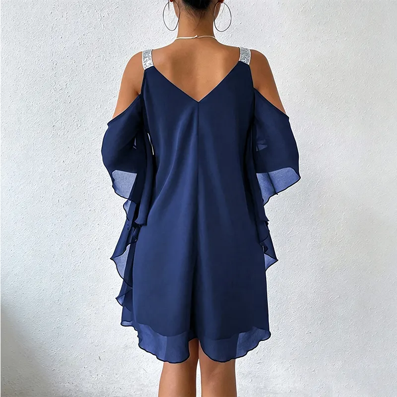 Perlyn | Fließendes V-Ausschnitt-Kleid mit freien Schultern