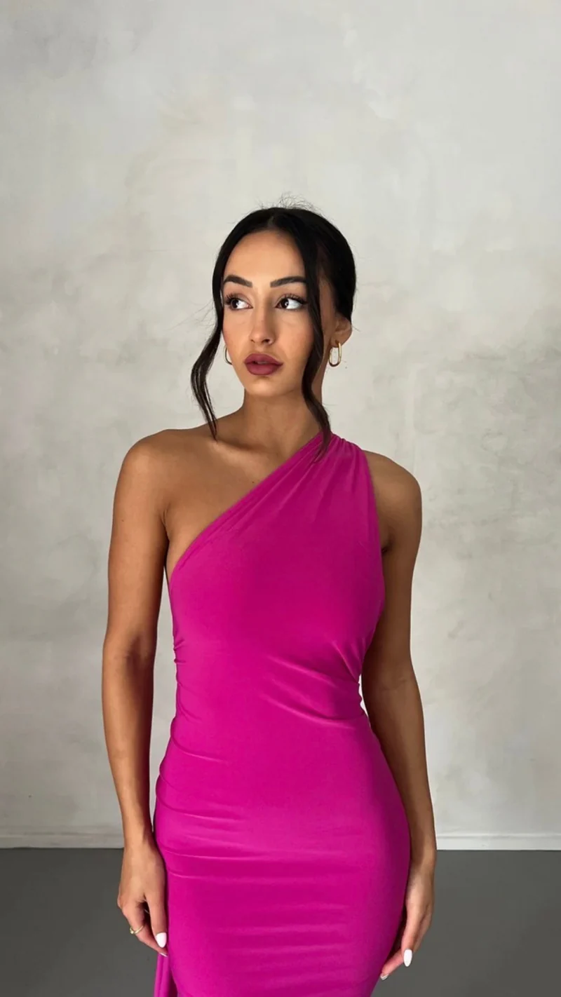 Yariela | Elegantes Velours-Maxikleid mit Seitenschleppe