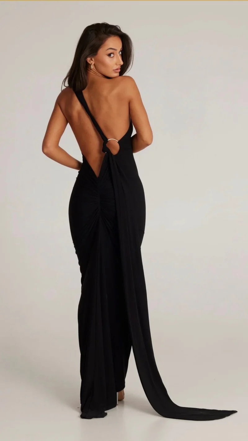 Yariela | Elegantes Velours-Maxikleid mit Seitenschleppe