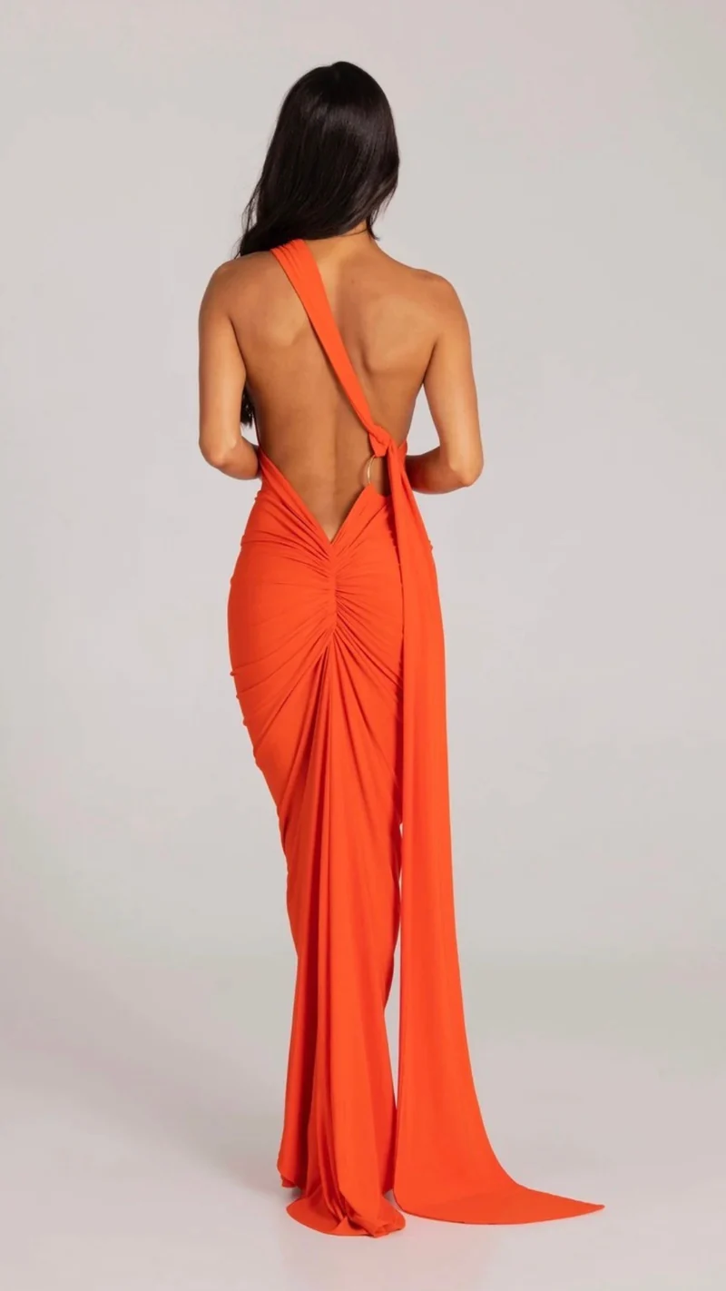 Yariela | Elegantes Velours-Maxikleid mit Seitenschleppe