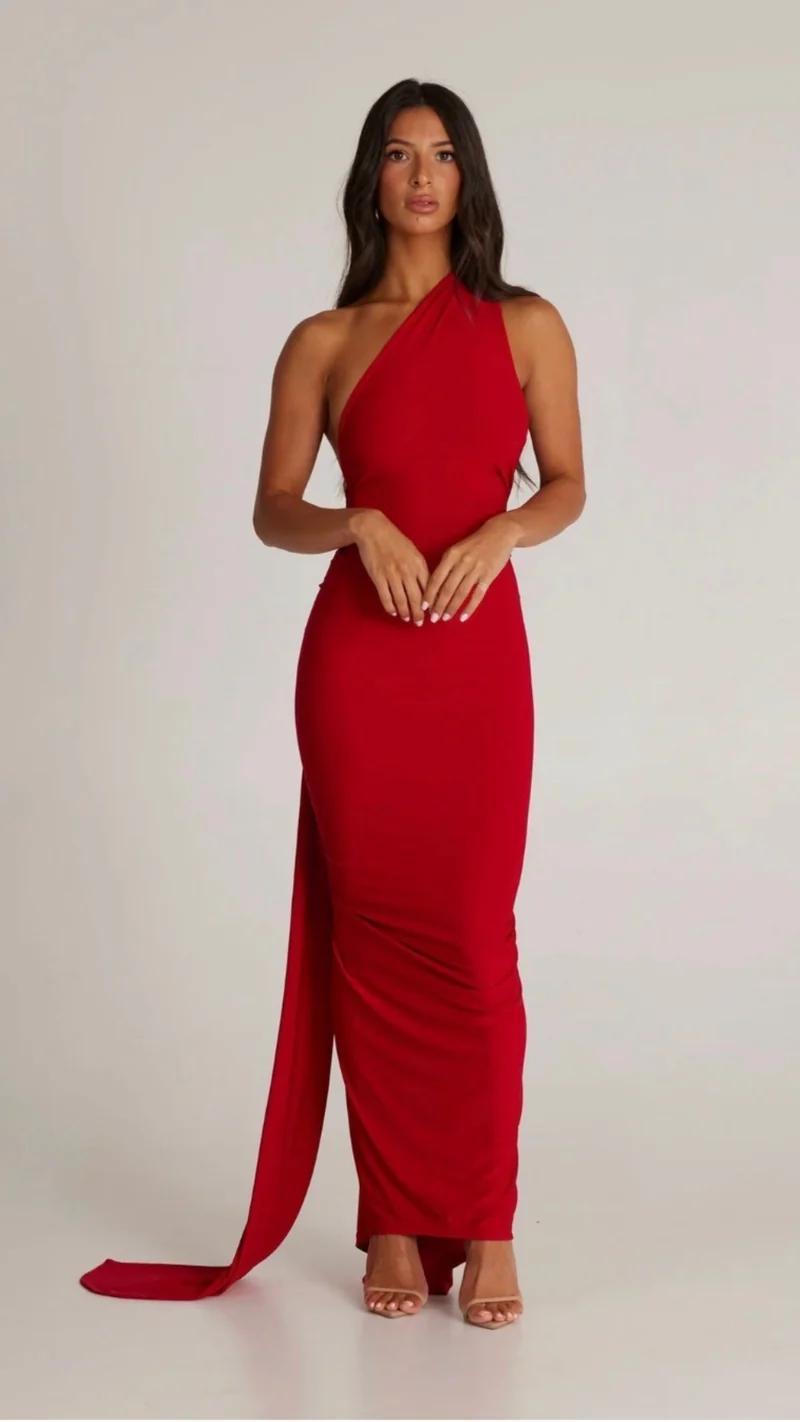 Yariela | Elegantes Velours-Maxikleid mit Seitenschleppe