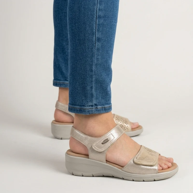 Alourica | Damen-Sandale mit verstellbaren Riemen